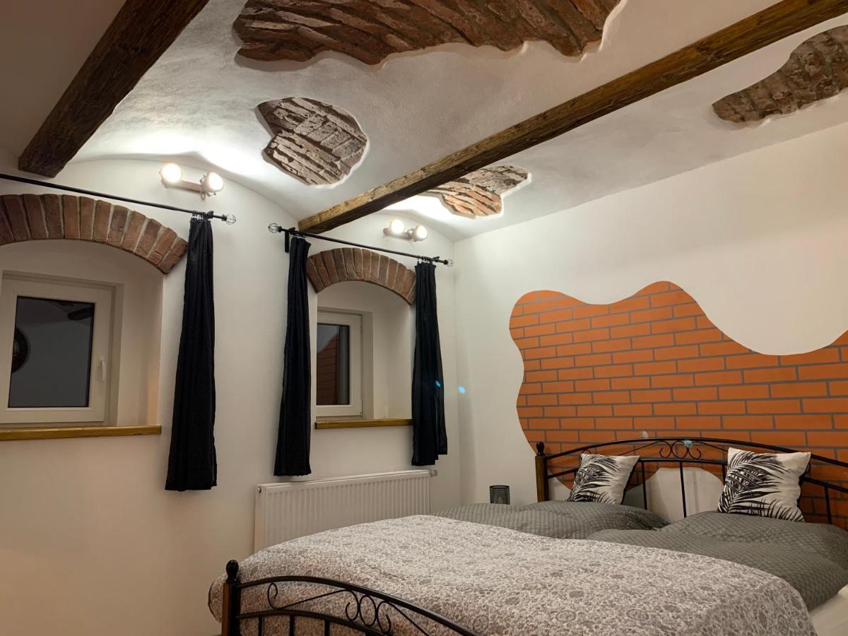Apartmany Pod Kloboukem Jáchymov Esterno foto