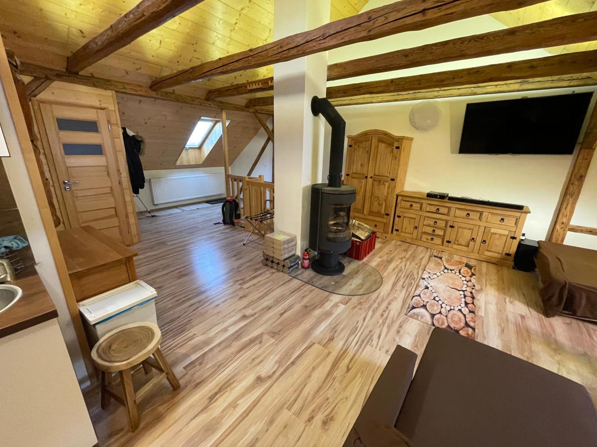 Apartmany Pod Kloboukem Jáchymov Esterno foto