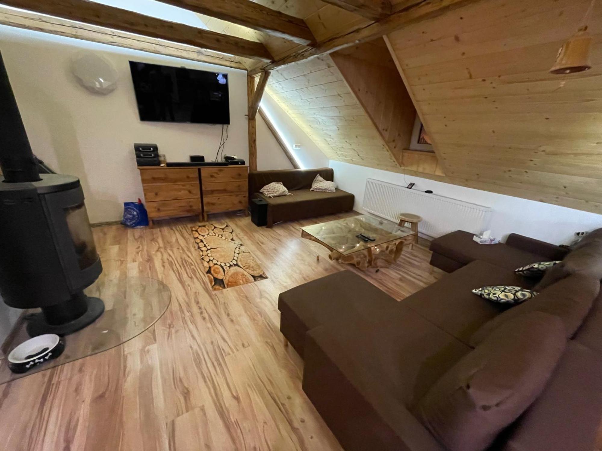 Apartmany Pod Kloboukem Jáchymov Esterno foto